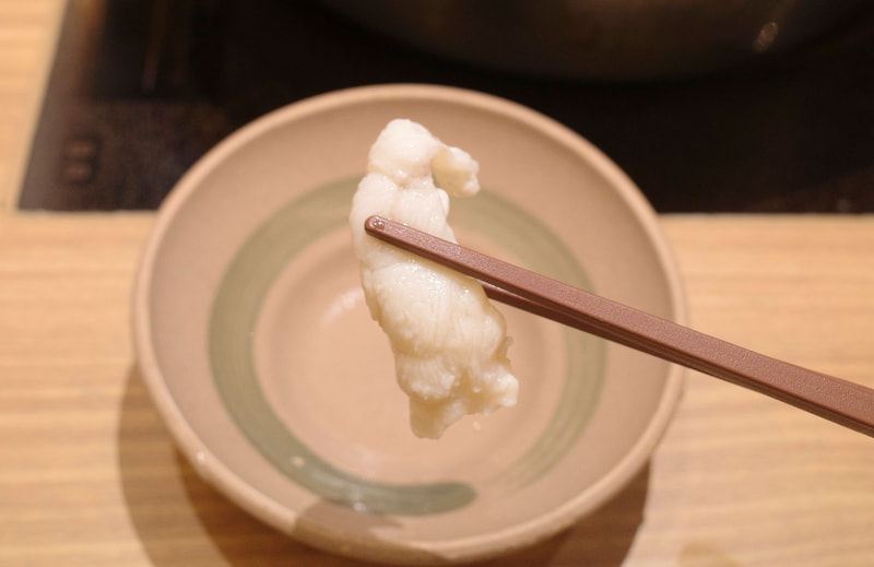 ふぐのしゃぶしゃぶはふぐの身+淡いろ潮だしコミコミで味が上品！