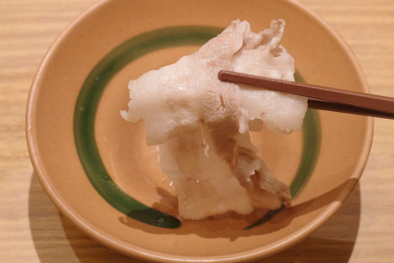 山形恵み豚はお肉と脂の旨味がストロングかつ、厳選5種の旨味だしも山形恵み豚に負けないくらいに味のインパクトが強強！