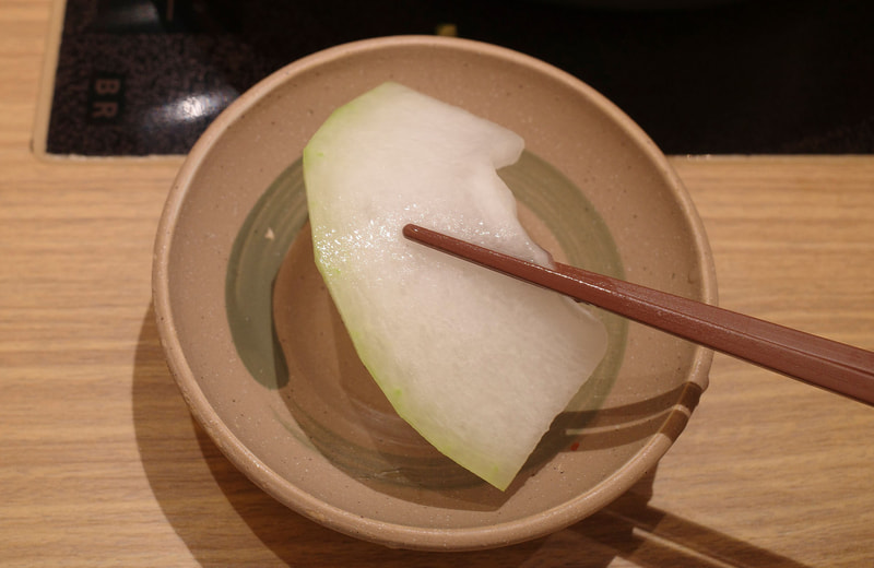 スープの味を吸収しやすい冬瓜には味薄めの淡いろ潮だしで煮るのがベスト！