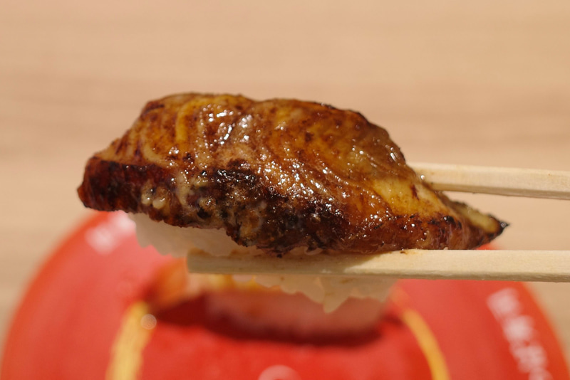 うなぎマヨ炙りは身の旨味がストロングなうなぎの身にマヨネーズをプラスしたことで堅実に旨味がUP！