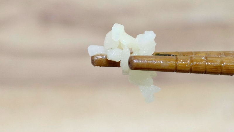 にんにく単体では刺激が強すぎるので、早々に麺と交えたいのが本音！