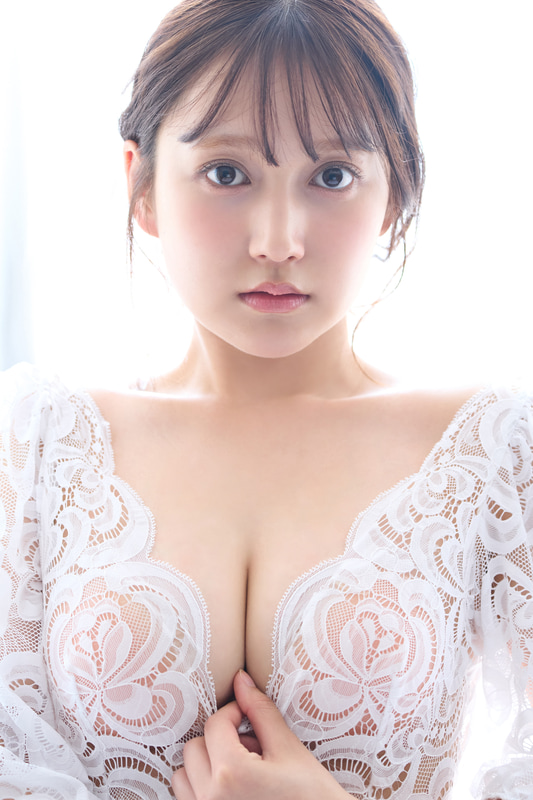 AKB48 鈴木くるみ写真集『夢の重さ』 (c)Takeo Dec.(秋田書店)2025