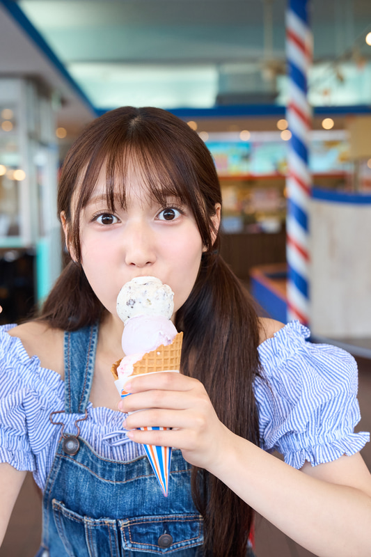 AKB48 鈴木くるみ写真集『夢の重さ』 (c)Takeo Dec.(秋田書店)2025