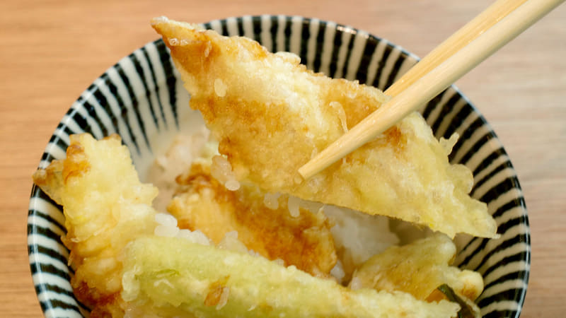 煮穴子天は一度煮たことで小骨も気にならずウマー！