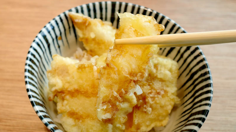 試食用の特大エビ天はカット済でしたが、フルサイズで欲しかったのが本音！