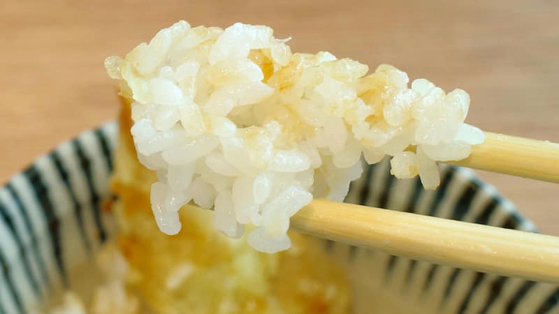 天ぷらの下に隠れていたご飯はハリのある炊き加減！