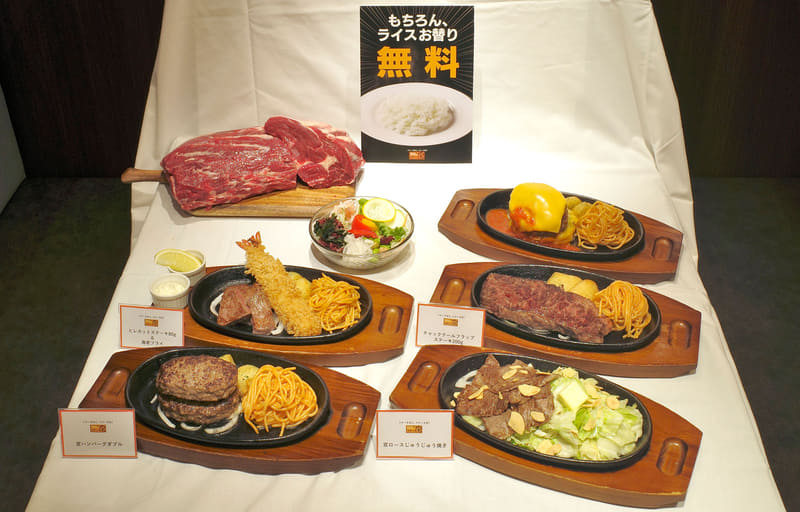 試食会場ではNEWグランドメニューをオシャレにディスプレイ！