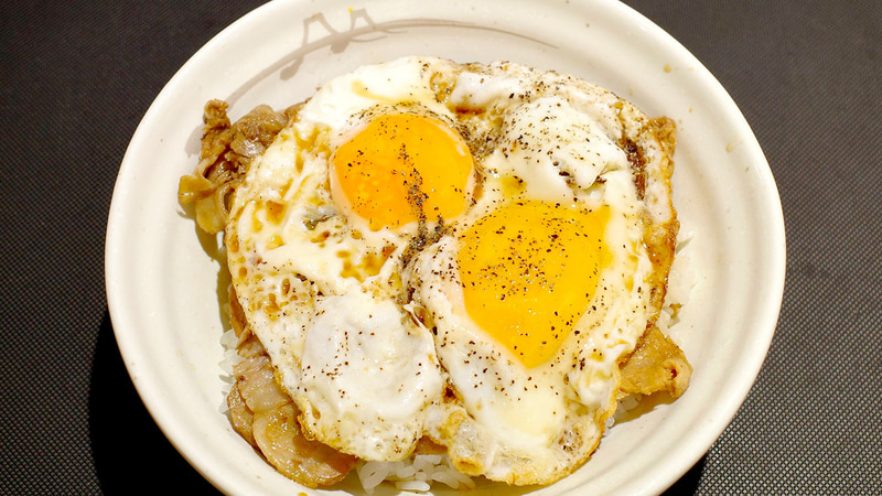 「今治焼豚玉子飯」は兎にも角にも具の絵力強め！