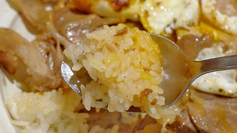ご飯には甘いタレがかかっているので、ご飯だけでも中々イケます！