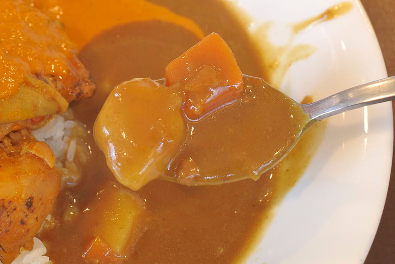 カレールーは思いのほか甘さと具感が強め!