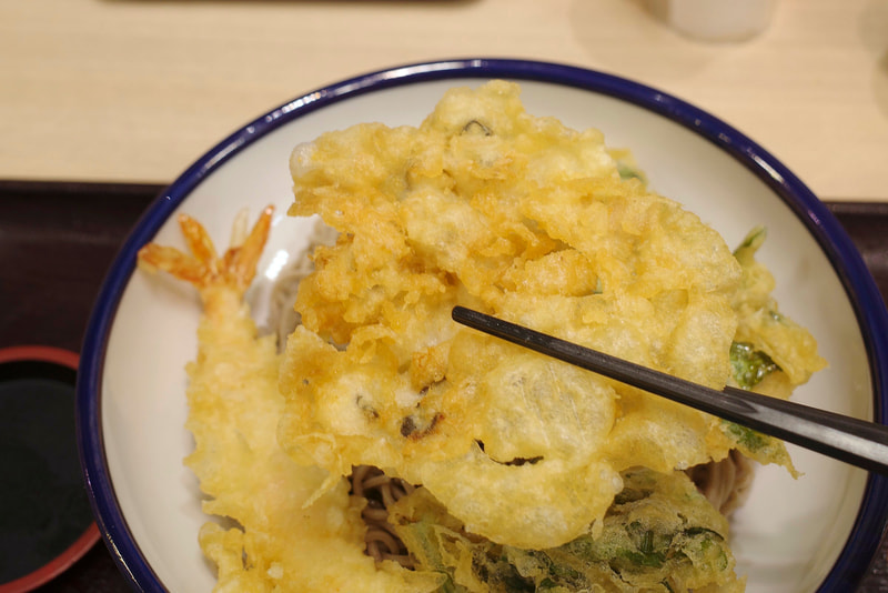 はもと生姜のつまみ揚げは、はもの身の淡白な旨味に衣のオイリー感、生姜の辛さが重なり合って旨し！