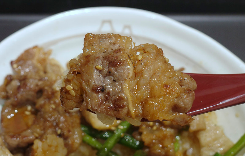 カルビ丼はタレの味以上にカルビ肉の旨味が勝っていたらパーフェクト！