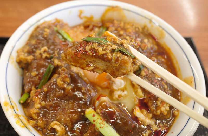 カツは兎にも角にもお肉の旨味パワフルで、辛ウマなカレールーの味も馴染んで素直に旨し！