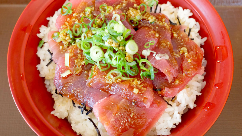 わさび醤油をかけて食事開始！