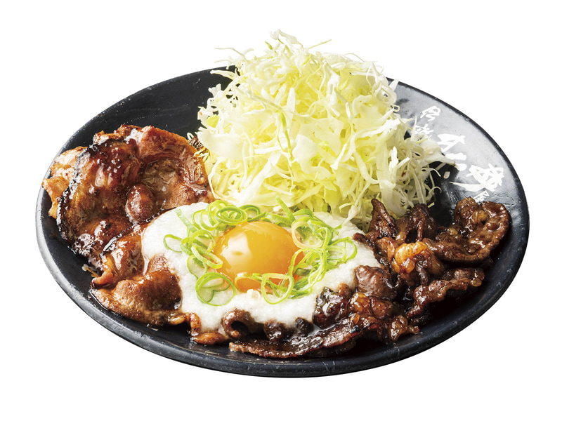 「月見とろろ北海道すた定食 牛豚合盛り」1,490円(税込)