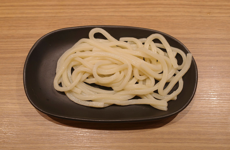 鴨肉と春菊を胃の中に収めたタイミングでうどんが出現！