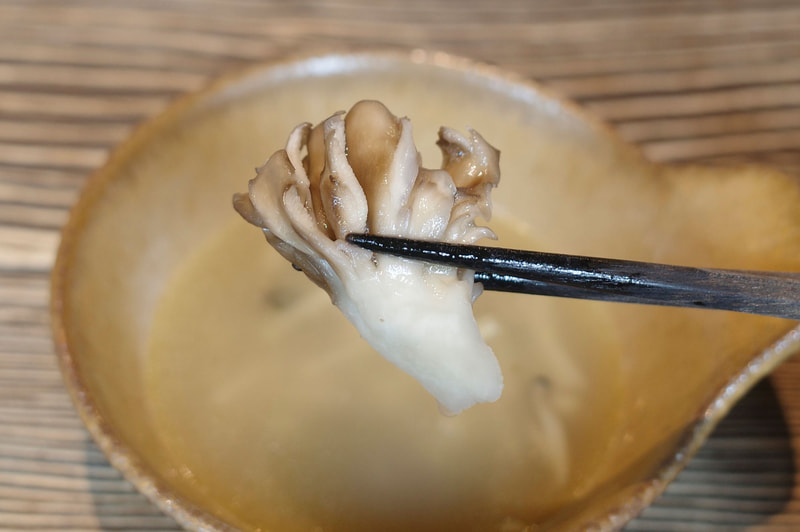 まいたけは食事の後半にさしかかったあたりでつまむことを推奨！