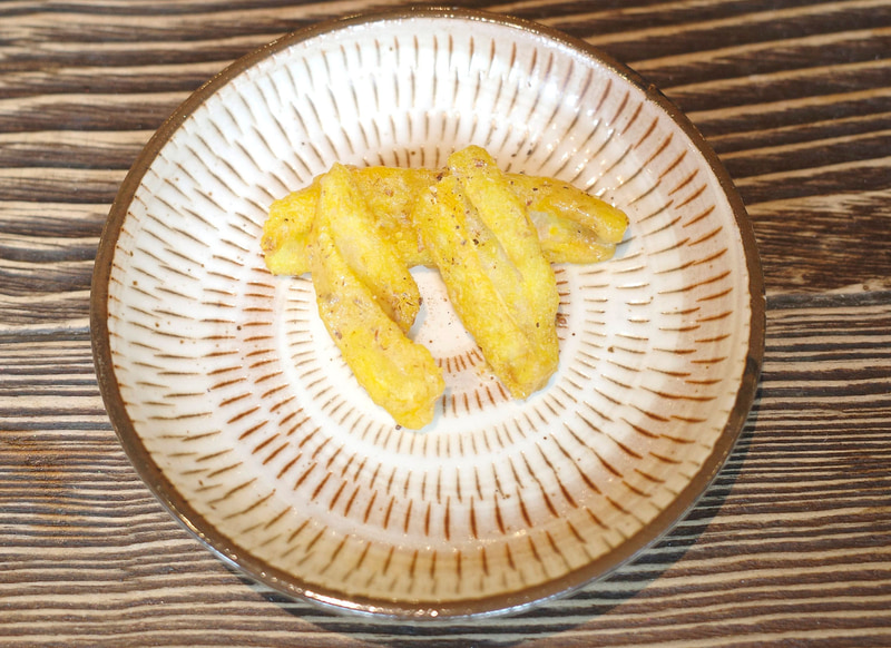 「カワカミ蓮根のフライドからし蓮根」は見た目が華やか！