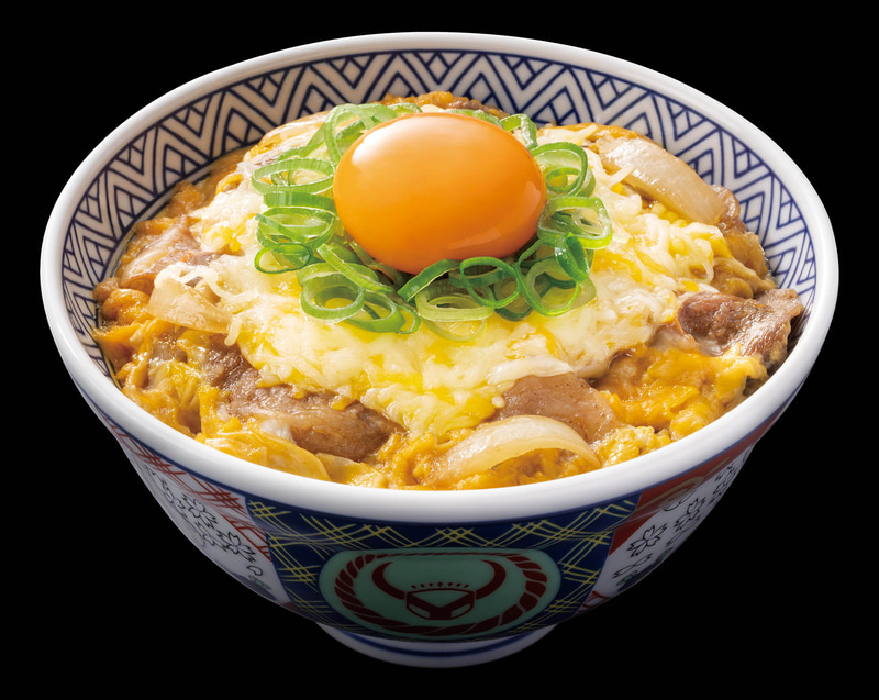 「チーズ月見牛とじ丼」