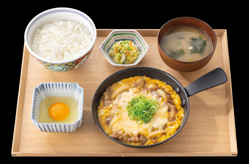 「チーズ月見牛とじ御膳」