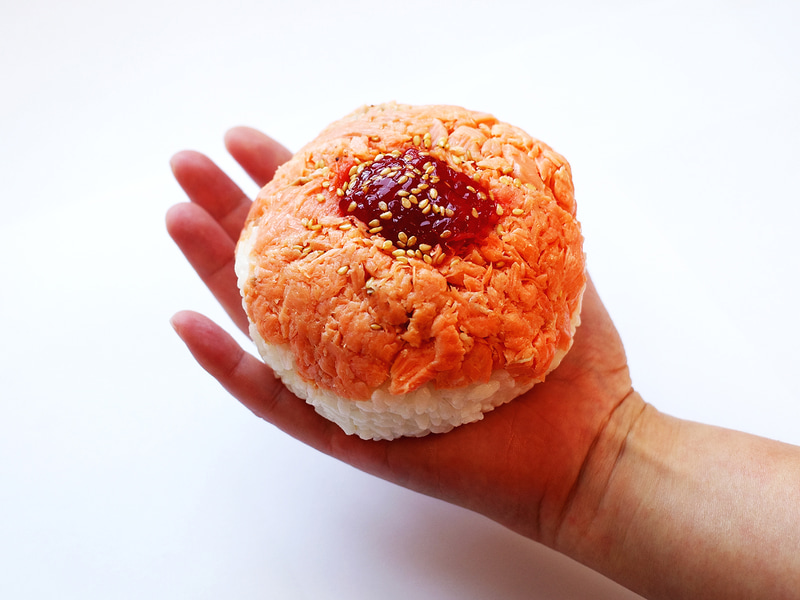 幅、厚み ともに驚きのサイズ感