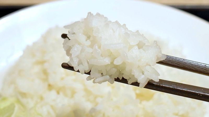 ジャークチキンの濃い後味に、即ご飯が恋しくなります！