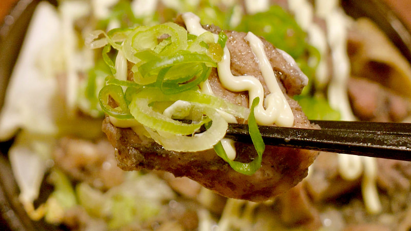 親鳥は肉質が固く、旨味も激強で、マヨネーズと小ねぎのペアでは味に物足りなさを感じます
