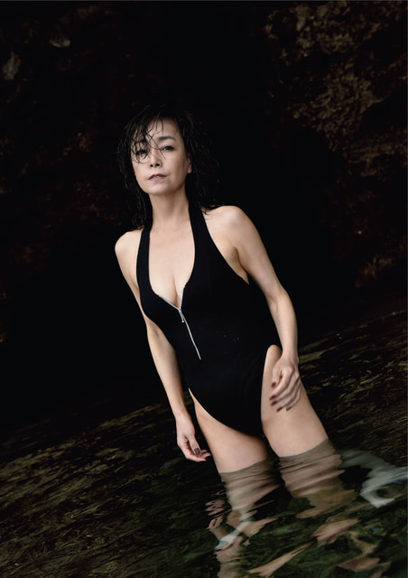 伝説のアイドル・柏原芳恵(59)が8年前に発売した最後の写真集を