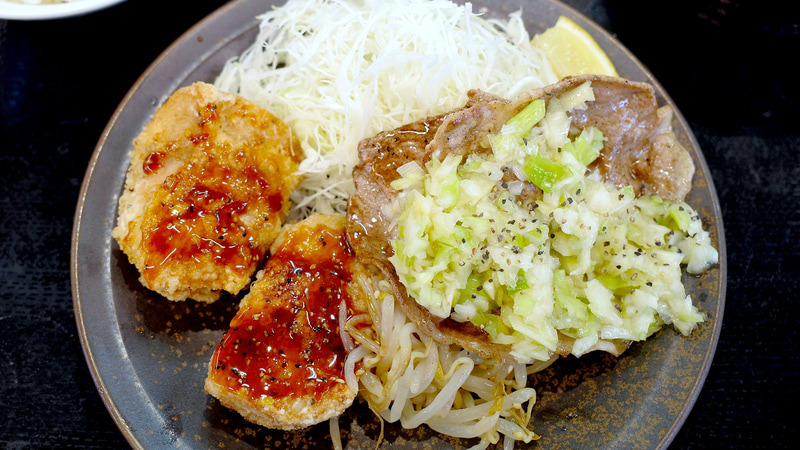 兎にも角にも黒胡椒からあげとねぎ塩焼きの絵力強め!