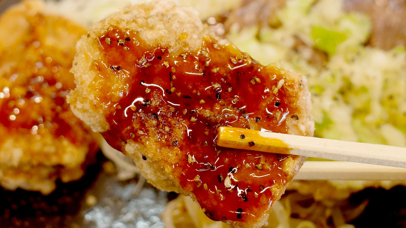 黒胡椒からあげは衣の食感、鶏肉の持つ旨味、味付けの濃さも含めてパーフェクト!