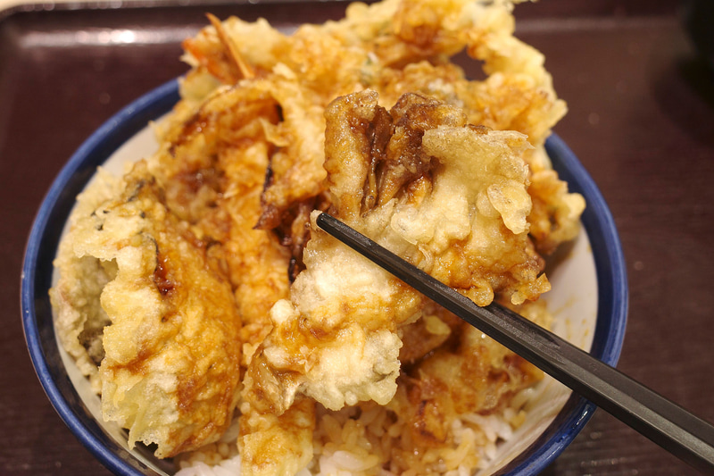 まいたけ天は旨味とあわせて水分も多く後味キリリ！