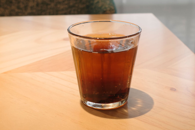 炭酸水を主体としたフレーバードリンクなので甘さはライトですが、コーラらしさを高めるコーラフレーバーの薫香は激強!