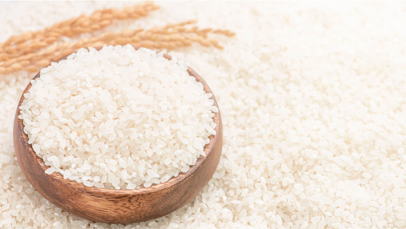 肉の旨みに負けない甘みと弾力のあるコメを厳選。ガス釜でじっくり炊き上げた、甘くて粒の立った銀シャリ。炭火仕上げの肉と銀シャリは最高のパートナーとしています