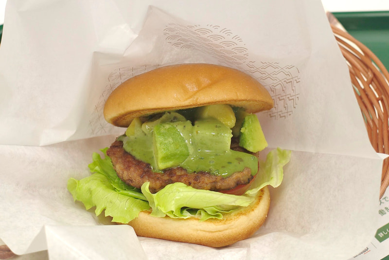 「アボカドバーガー」は兎にも角にもアボカドの絵力強め!