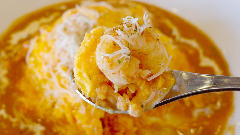 「炙り赤海老のふわとろオムライス～濃厚ビスクソース～」は、最初からふわとろオムライスに具を全部乗せて喰らうのが正解と実感しながらFINISH!