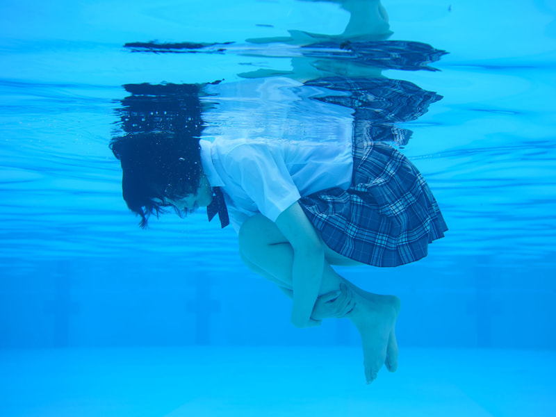 『NEW SCHOOLGIRL COMPLEX』(徳間書店)写真◎青山裕企