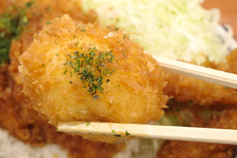 半熟たまごフライはコンパクトな見た目とは裏腹にズッシリ重みが感じられます!