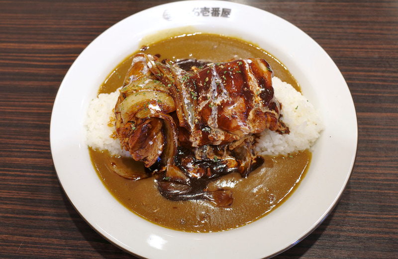 「ホロ肉ドカンとデミグラスカレー」は、肉塊LEVEL2であってもメガサイズ！