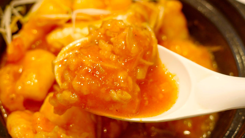 おこげとソースの組み合わせでも中々イケるものの、やはり海老が欲しくなるのが本音!