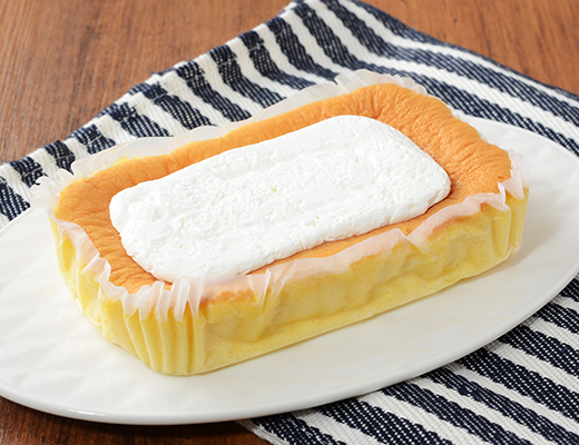 「Uchi Cafe盛りすぎ！ふわもち生シフォン」(税込257円)