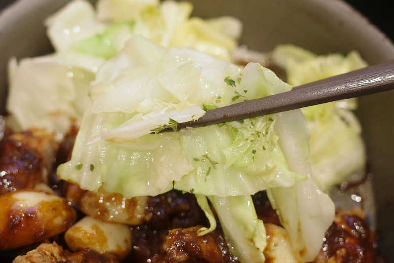 素揚げしたキャベツを噛み締めるたびにキャベツの持つフレッシュ感があふれ出して後味キリリ!