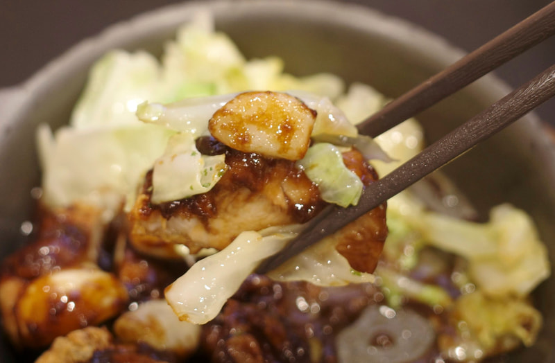鶏テキが塩辛い!と感じたら、素揚げしたキャベツを即合わせることを推奨!
