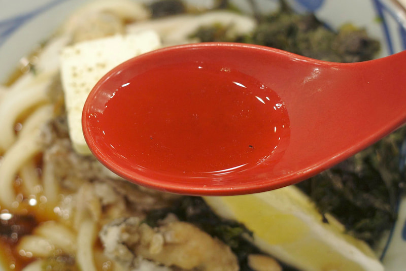 つゆはぶっかけうどんと同じで、鰹出汁の旨味と甘味のバランスグー!