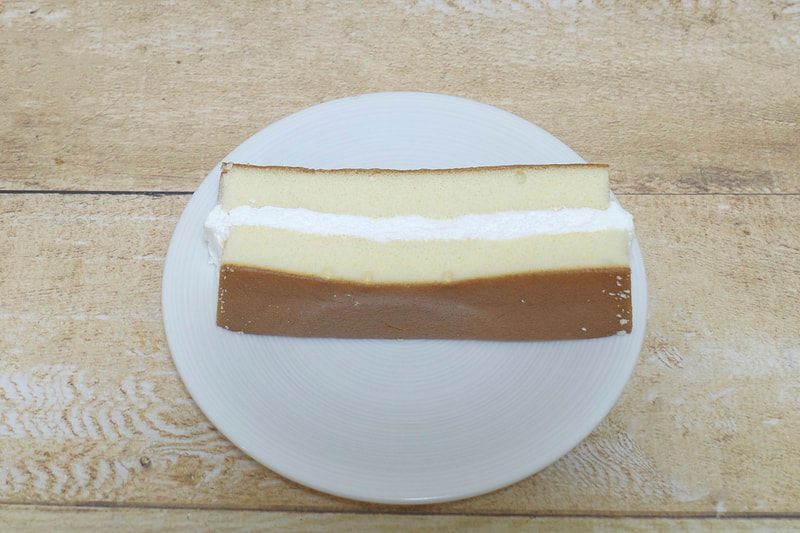 「クリームたっぷりケーキサンド」は、スポンジケーキが想像以上にソフト!