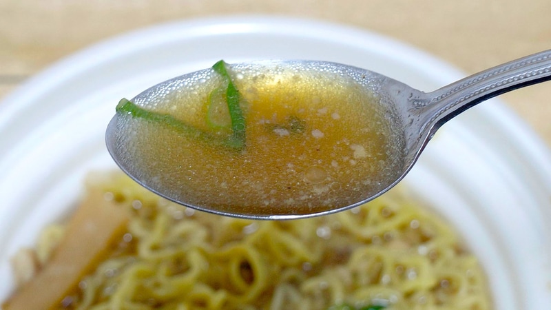 特製スパイスのおかげでスープの味がピチッと引き締まります!