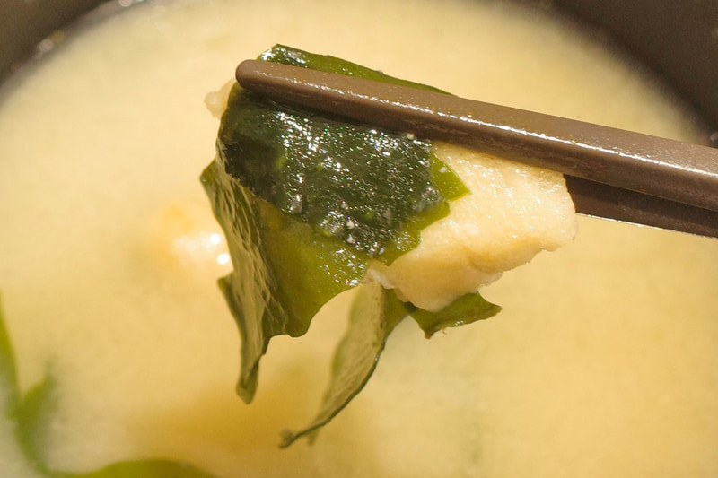 油揚げとわかめ入りのみそ汁でFINISH!