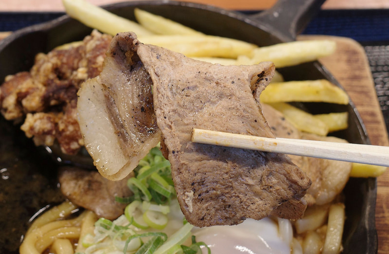 豚肩ロースは素材の持つ旨味、甘いつゆの味がまんべんなく感じ取れて激ウマ!