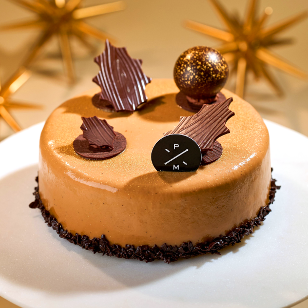 ピエール マルコリーニ「ノエル ドゥ ピエール 2025 - ガトー ムース オ キャラメル」(直径12.5cm)　7,992円〈30点販売予定〉