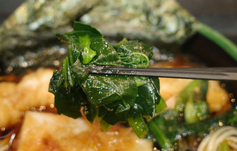 ビター感強めなほうれん草は食事の後半に差し掛かったタイミングでつまむことを推奨!