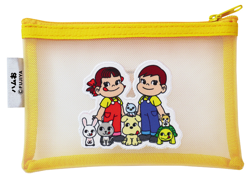 裏面はすべて「ペコちゃんポコちゃんとゆかいな仲間たち」の集合イラストのワッペン